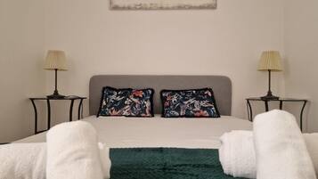 Appartement Classique, salle de bains privée, vue ville (Rossio Terrace) | 2 chambres, fer et planche à repasser, Wi-Fi gratuit