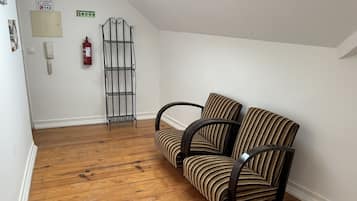 Classic Apartment, Private Bathroom, City View (Rossio Terrace) | Lobby