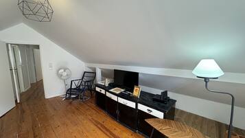 Classic Apartment, Private Bathroom, City View (Rossio Terrace) | Lounge