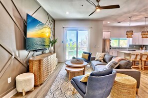 Casa, diversos llits (Azul Townhomes C1 - Sol Retreat) | Sala d'estar