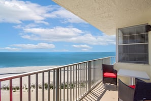 Condo, 1 cama King e sofá-cama (Estero Beach & Tennis 1004-A) | Área da propriedade