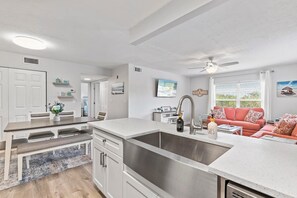 Appart'hôtel, plusieurs lits (Kiawah Bay 106) | Intérieur