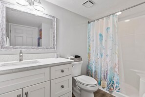 Apartment, Mehrere Betten (Kiawah Bay 106) | Badezimmer