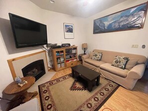 TV, fireplace, DVD player, offices