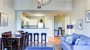 Condo, Multiple Beds (Madeira Bay Resort II - 606) | Living area