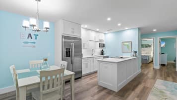 Condo, Multiple Beds (Coronado Arms Condominiums B-18) | Dining