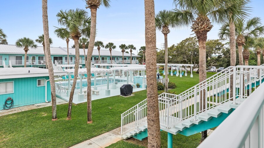 Coronado Arms Condominiums B-18