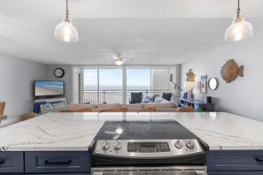 Condo, 1 King Bed with Sofa bed (Pelican C402) | Interior