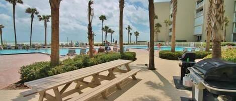 Condo, 1 King Bed with Sofa bed (Pelican C402) | Outdoor dining
