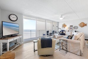 Condo, 1 King Bed with Sofa bed (Pelican C402) | Living area