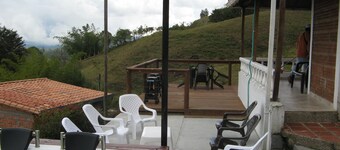 BEAUTIFUL FARM WITH POOL AND JACUZZI