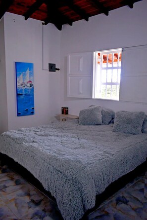 4 quartos, berço de viagem, Wi-Fi de cortesia, roupa de cama
