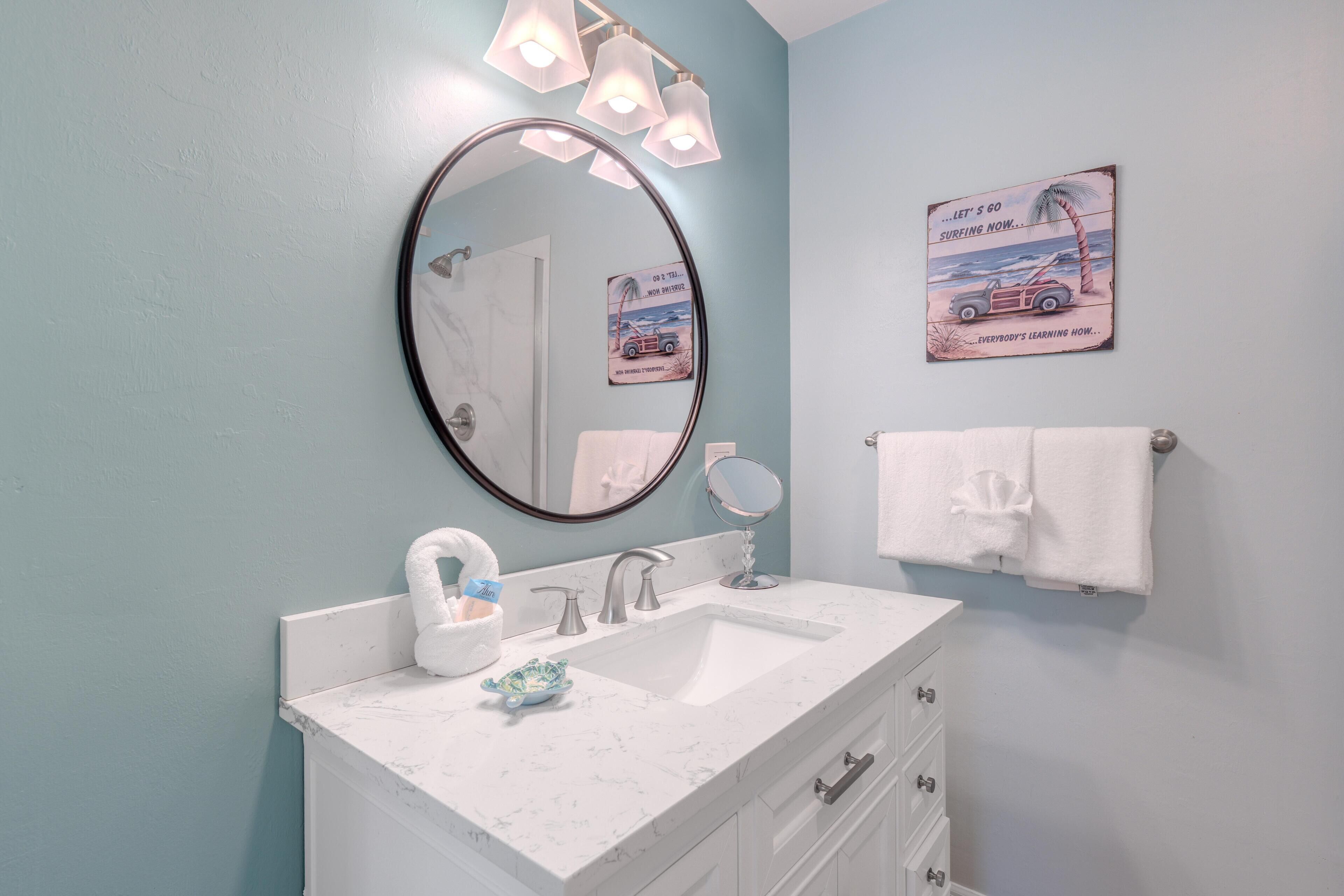 Ev, 1 En Büyük (King) Boy Yatak ve Çekyat (Island Paradise Cottage) | Banyo