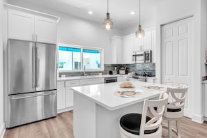 House, Multiple Beds (Azul Townhomes B3) | Private kitchen | Oven, toaster