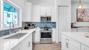 Rumah, Beberapa Tempat Tidur (Azul Townhomes B3) | Dapur pribadi