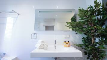 Apartemen Superior | Kamar mandi