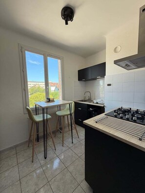 Fridge, microwave, oven, dishwasher