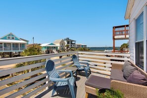 Maison, plusieurs lits (Beach Bay Bliss) | Terrasse/Patio