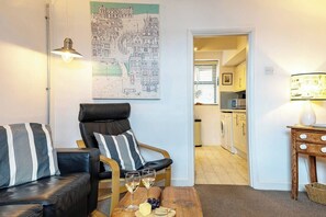 Älytelevisio, takka, työhuone