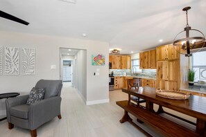 House, Multiple Beds (Island Vibes) | Living area