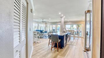 Condo, Multiple Beds (Land's End 4-201 Bay Front - Premier) | Interior