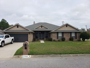 Exterior - New Listing in Pensacola Fla (Pensacola)