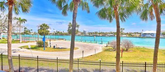 Land's End 1-206 Bay Front-premier