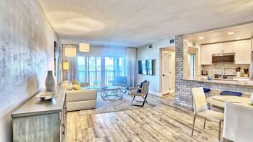 Condo, 1 King Bed with Sofa bed (Land's End 1-206 Bay Front-Premier) | Living area