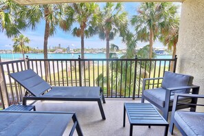 Apartamento, 1 cama de matrimonio grande con sofá cama (Land's End 1-206 Bay Front-Premier) | Jardines del alojamiento