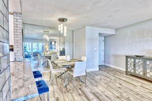 Condo, 1 King Bed with Sofa bed (Land's End 1-206 Bay Front-Premier) | Dining - Land's End 1-206 Bay Front-premier (Treasure Island)
