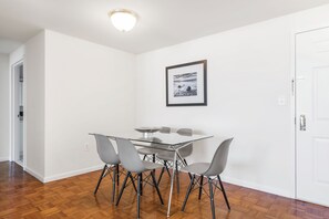 Imagen sin descripción, 4 de 7, botón