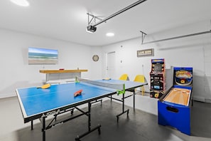 House, Multiple Beds (Oceans 25 Lazy Beach Days) | Game room