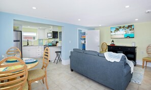 Interior - Island Paradise 5 (Fort Myers Beach)