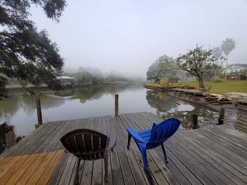 4br Coastal Waterfront . Sleeps 12 . Dock & Firepit