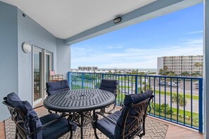 Apartamento, varias camas (Oceanwalk 2-502) | Restaurante al aire libre