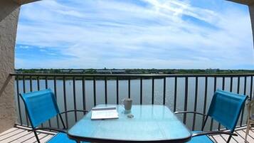 Condo, Multiple Beds (Sea Club #402 - Isle Be Back) | Outdoor dining