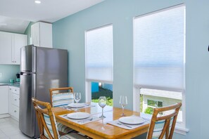 Dining - Island Paradise Estate (Fort Myers Beach)