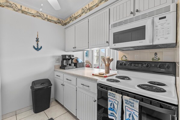 Lägenhet - 1 kingsize-säng med bäddsoffa (Colony Beach Club 209) | Eget kök | Ugn