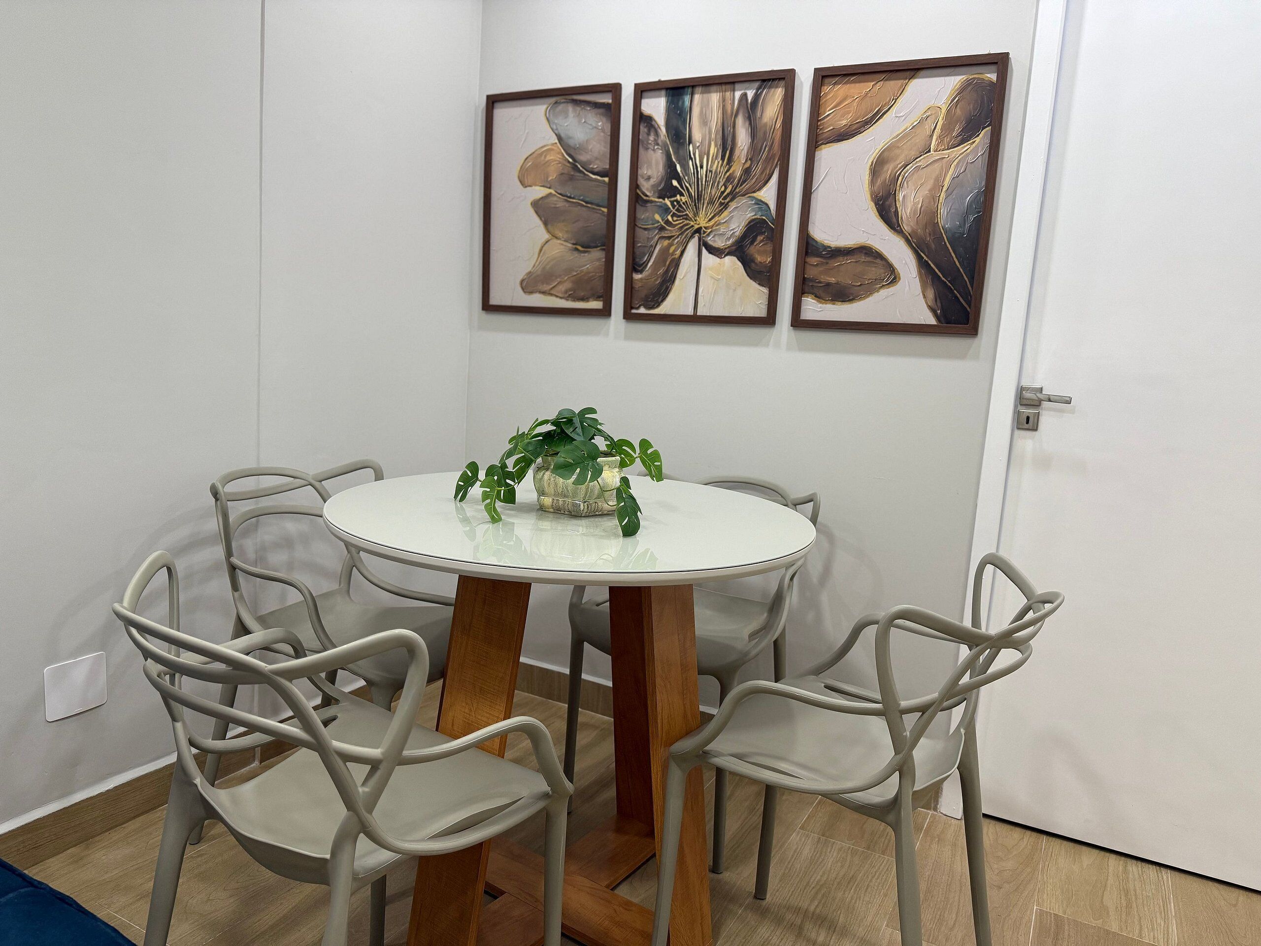 Classic Apartment | Dining