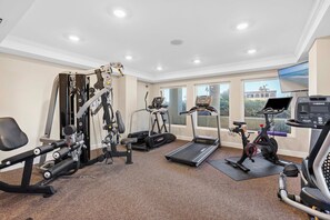 Apartamento, varias camas (DiMucci Tower 201) | Sala de fitness