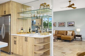 Interior - 3-bedroom condo in delightful Indian Wells with AC, WiFi (Indian Wells)