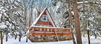 Cozy A-Frame ~ Lake Access • Game Room • EV • FirePit • Pets