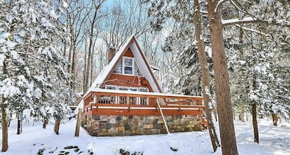 Cozy A-Frame ~ Lake Access • Game Room • EV • FirePit • Pets