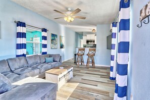 House, 1 King Bed (Shore Thing) | Living area - Shore Thing (Treasure Island)