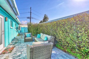 House, 1 King Bed (Shore Thing) | Terrace/patio