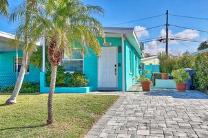 House, 1 King Bed (Shore Thing) | Exterior