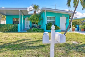 House, 1 King Bed (Shore Thing) | Exterior