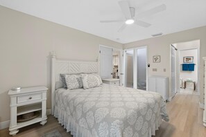 House, 1 Queen Bed with Sofa bed (Sea Mist Getaway) - Sea Mist Getaway (New Smyrna Beach)