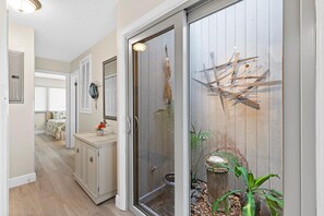 Interior - Sea Mist Getaway (New Smyrna Beach)
