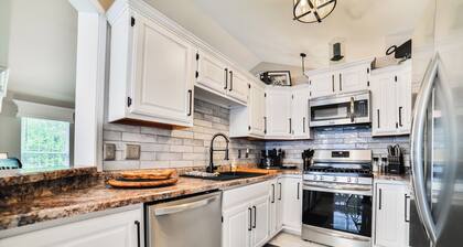 Luxury 4BR w/ King Bed | Fast Wi-Fi | Private Yard